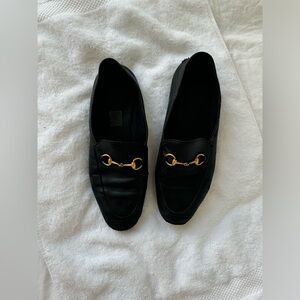 Gucci Jordan loafers classic black leather and gold hardware